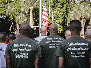 erkeklere garsy seksual zorluk