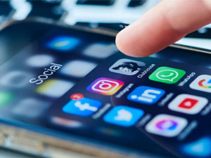 sosial mediyanyn saglyga zyyany